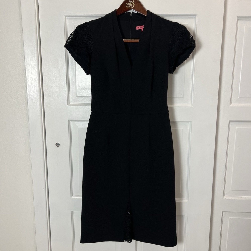 Betsey Johnson‎ V Neck Black Lace Crepe Dress Size 2